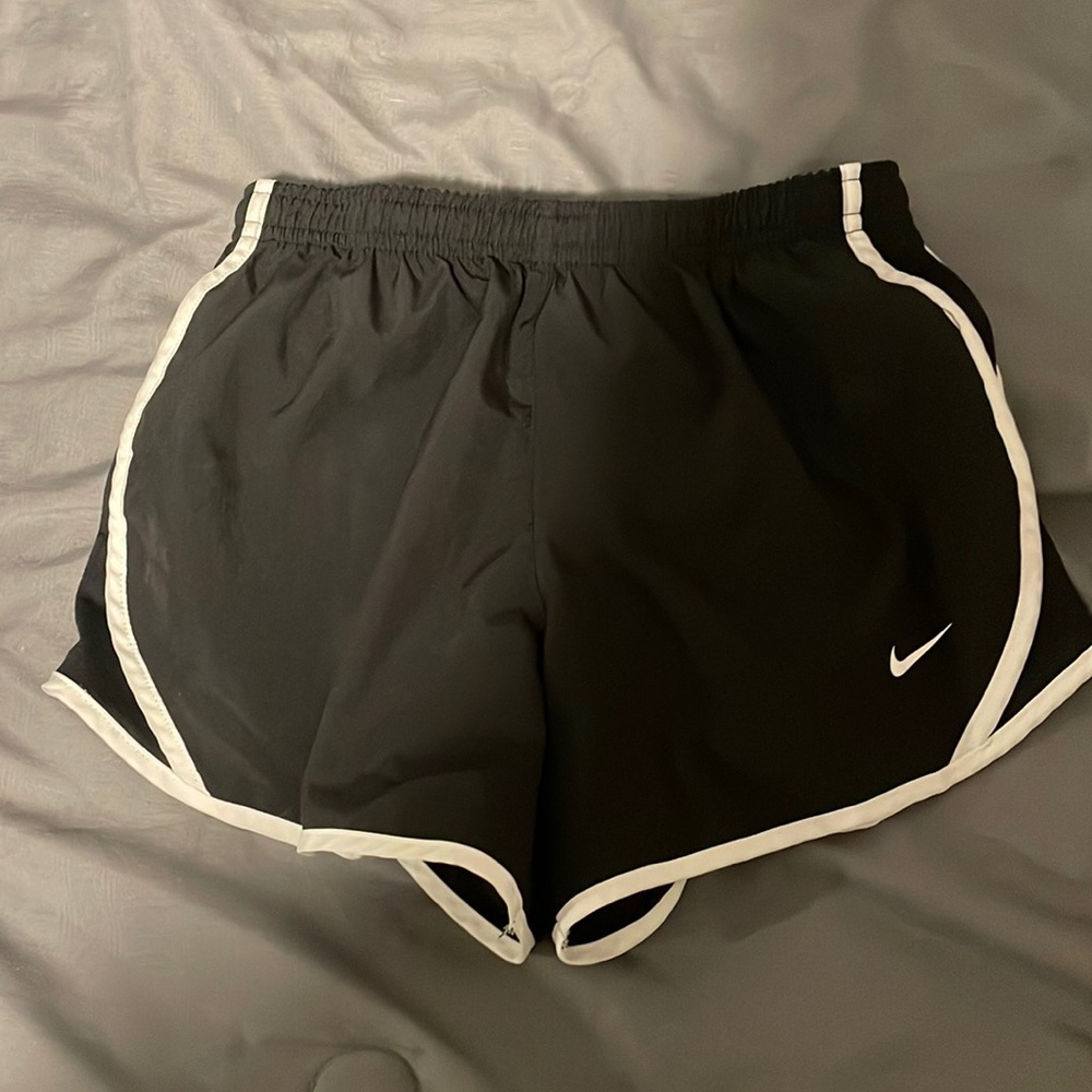 Kids Medium Nike Shorts